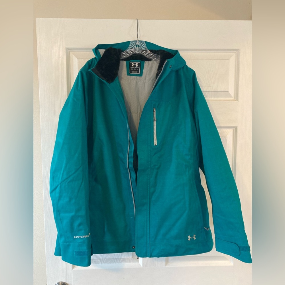 NEW without Tags. Womens Under Armour Ski/Snowbaord jacket.